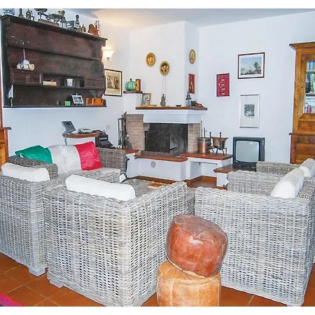 1 Apartment *