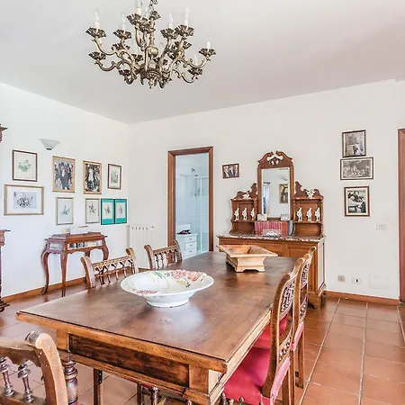 1 Apartment *